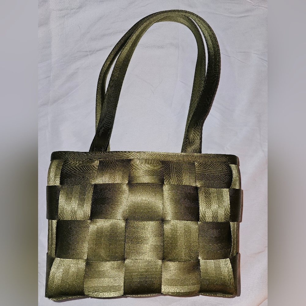 Harveys seatbelt purse